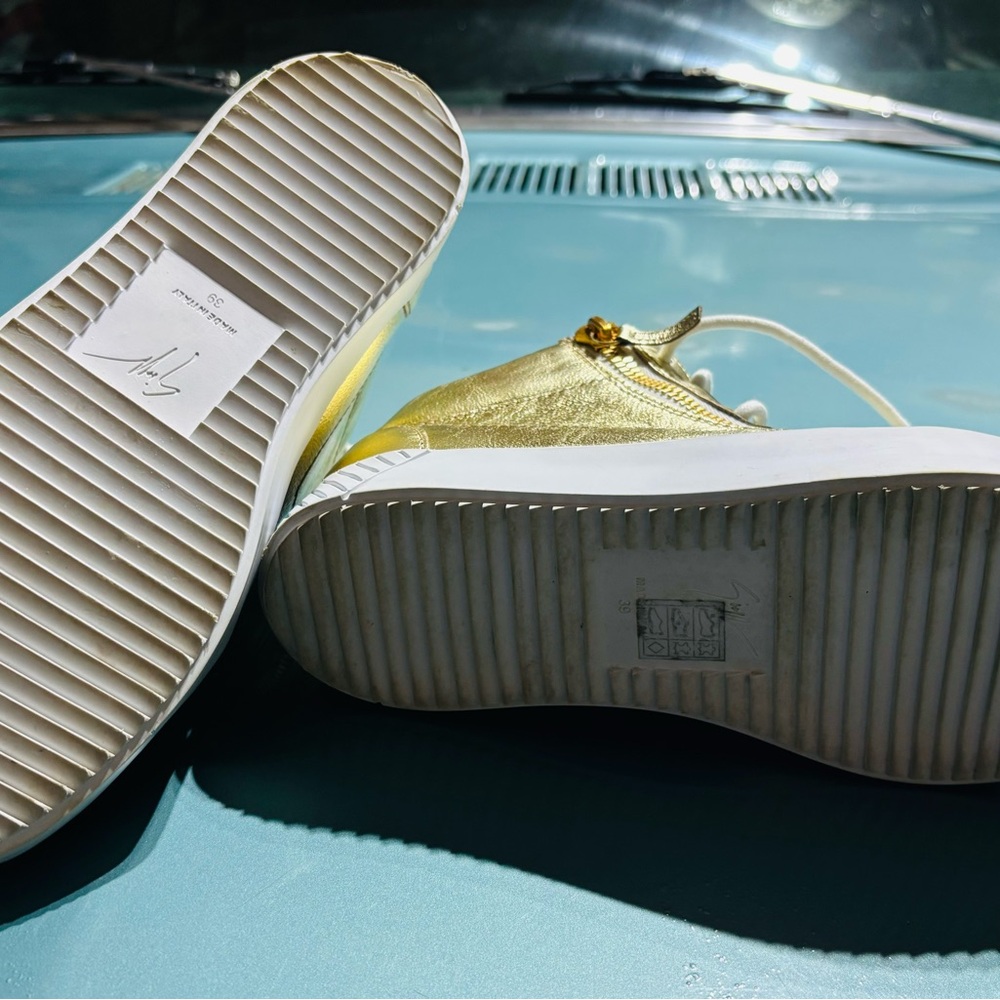 Mid-top lace-up sneakers in Gold leather with two side zips and rubber sole. - Picture 5 of 5